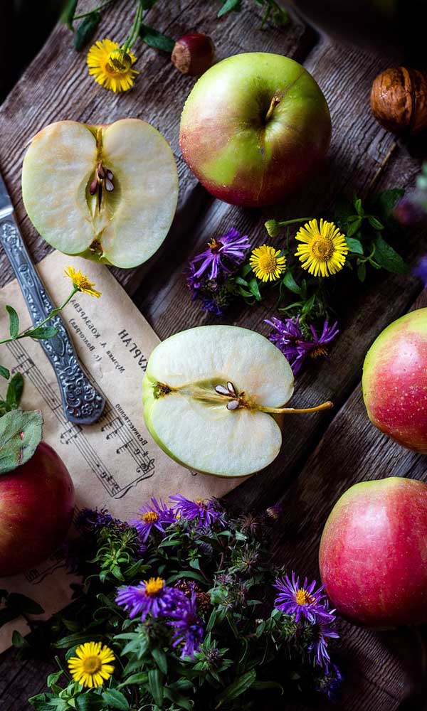 Vitaminas que aporta la manzana al ser consumida