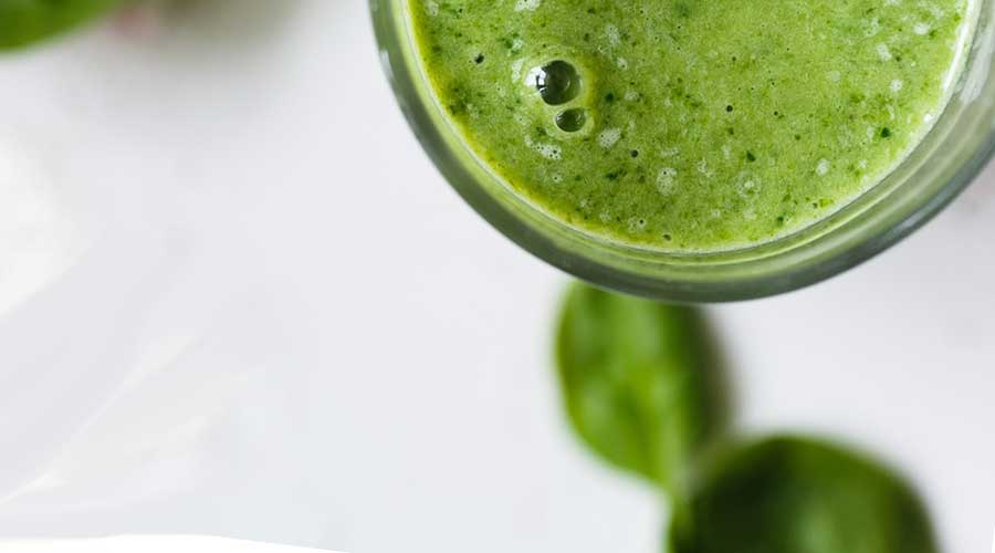 Jugo de manzana y apio, un jugo para energía saludable
